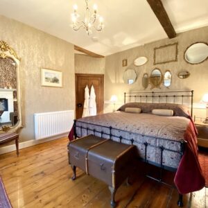 Farmhouse Room 1