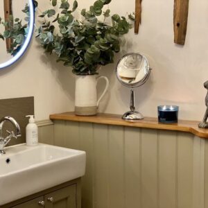 Farmhouse Room 1