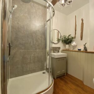 Farmhouse Room 1