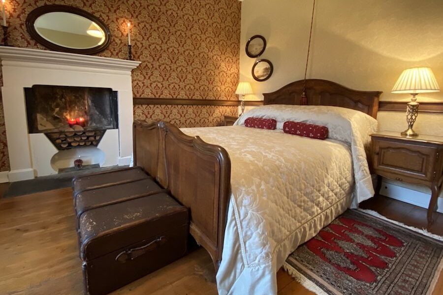 FH-Bed-3-fromrad-900 Farmhouse Room 2